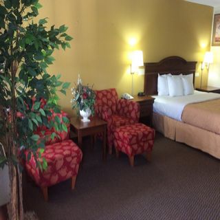 Sylvania Inn Guest Room