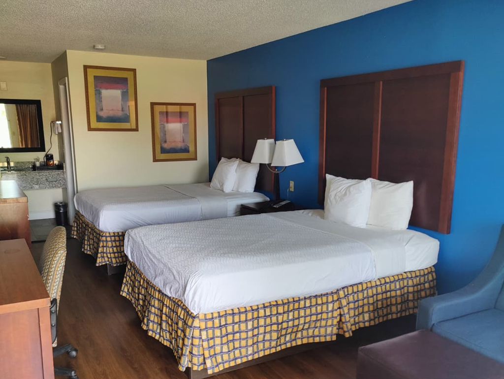 Queen Guest Room