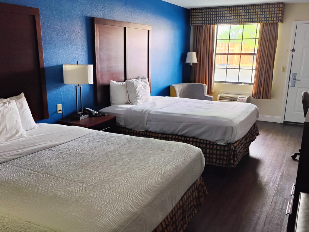 Queen Guest Room