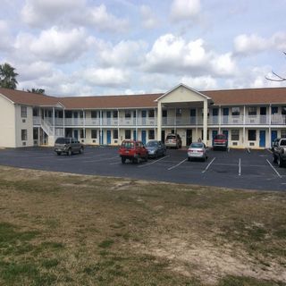 Sylvania Inn Hotel Front