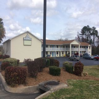 Sylvania Inn Hotel Outside